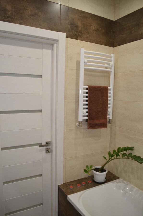 Apartment On Getmana Vigovskogo 49 Ρίβνε Εξωτερικό φωτογραφία