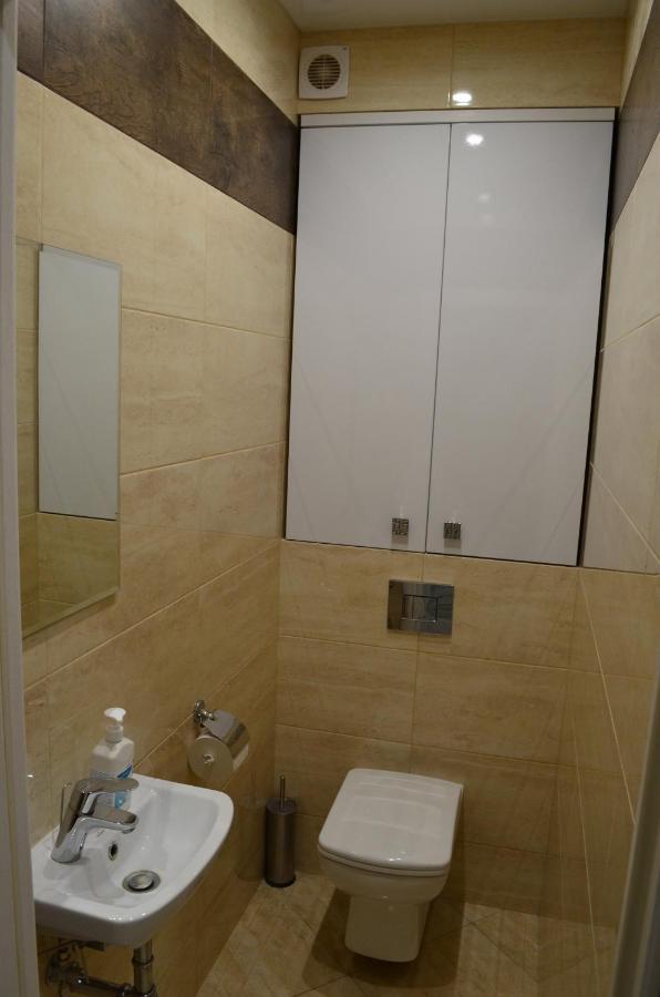 Apartment On Getmana Vigovskogo 49 Ρίβνε Εξωτερικό φωτογραφία